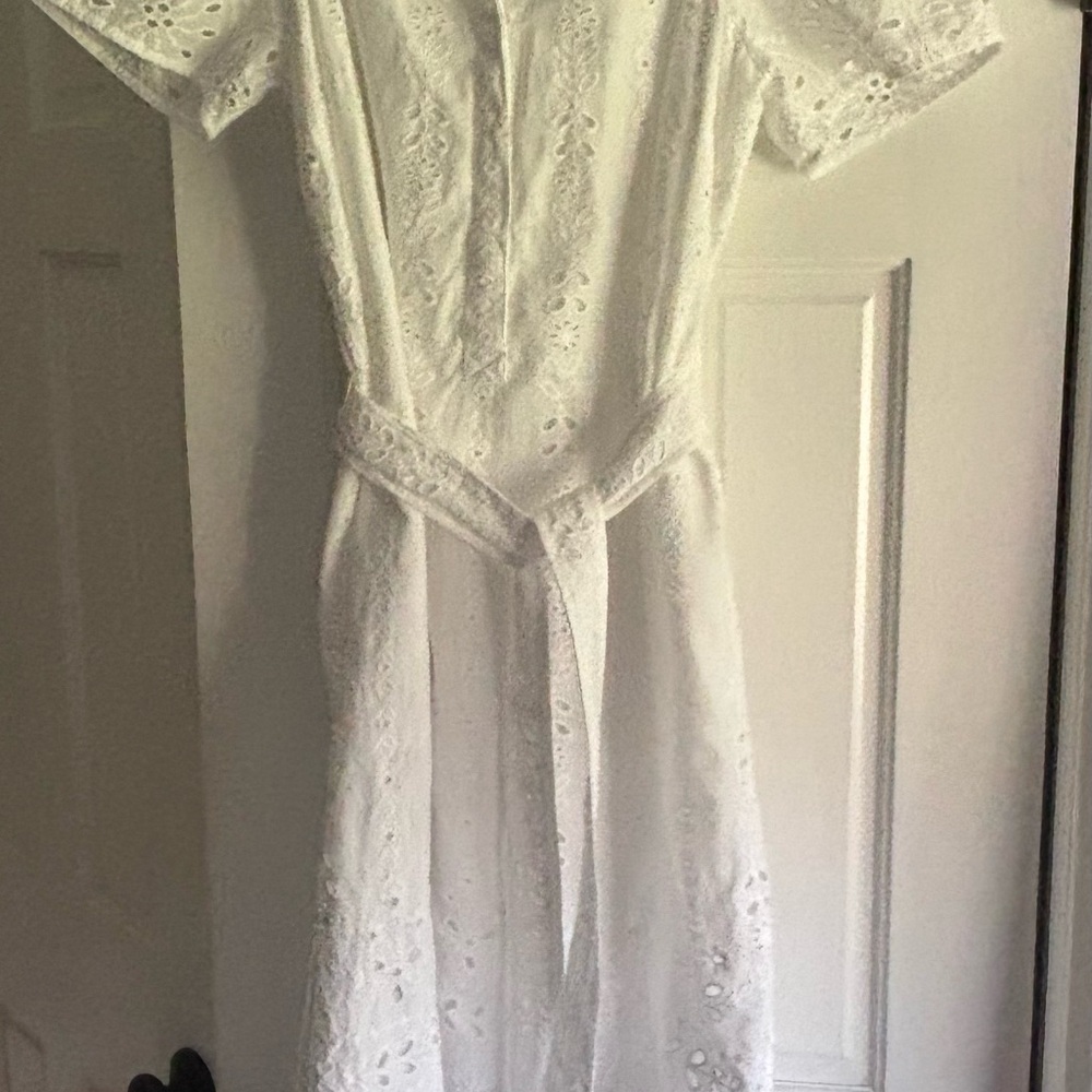 Ann Taylor White cotton Broderie anglaise dress in large petit